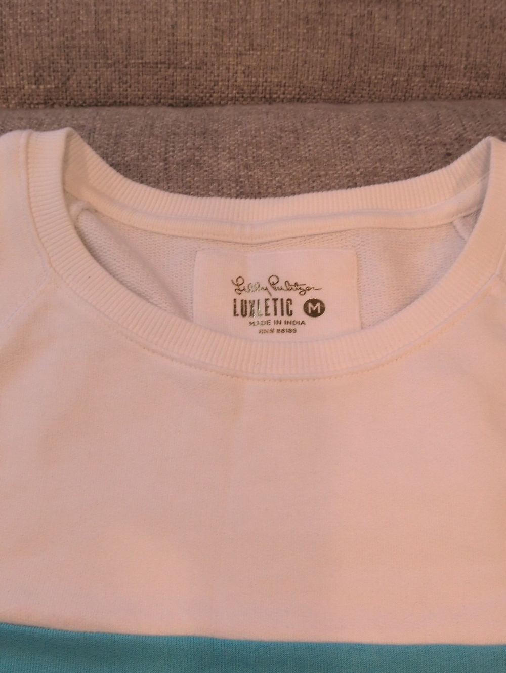 Lilly Pulitzer Luxletic Beach Combo White Aqua & Navy Colorblock Pullover Medium - Picture 10 of 13